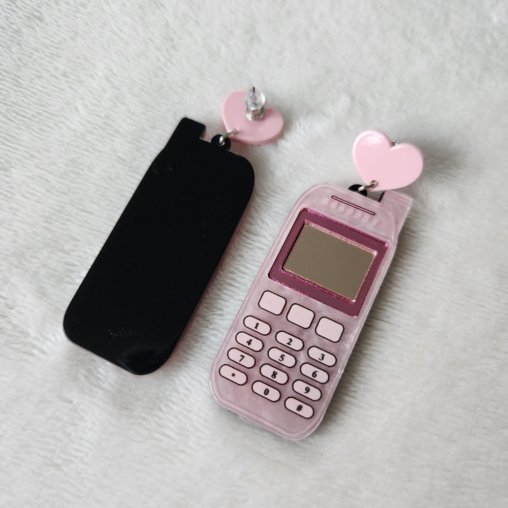90s Pink Cell Phone Earrings - Picture 4 of 7